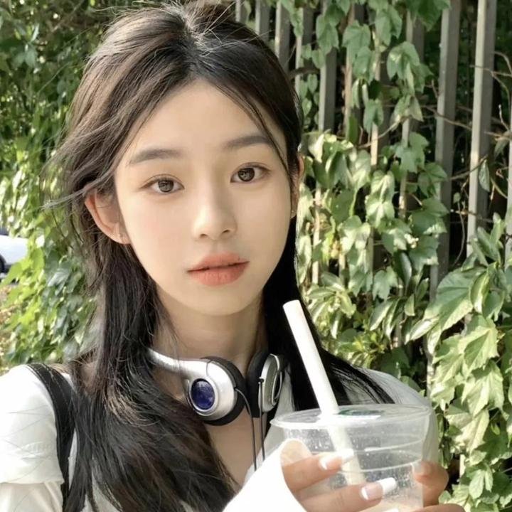 演唱会后台实拍：一线女星深夜出入高档会所，后援会发声明